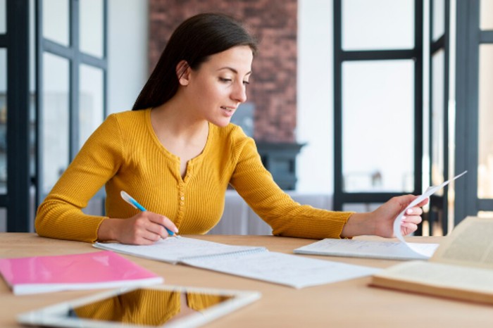 INFJ memiliki kehidupan batin yang kaya sehingga mampu mempertahankan harapan di tengah situasi sulit. Intuisi yang kuat membantu mereka tetap fokus pada tujuan jangka panjang./ Foto: magnific.com