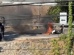 Warga Kena Busur-Motor Terbakar Saat Bentrok di Jembatan Abdesir Makassar