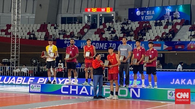 Hendra Kurniawan kembali terpilih menjadi middle blocker terbaik SEA C Cup 2026 atau yang keempat kalinya sejak 2023, di Jakarta, Minggu (26/7).