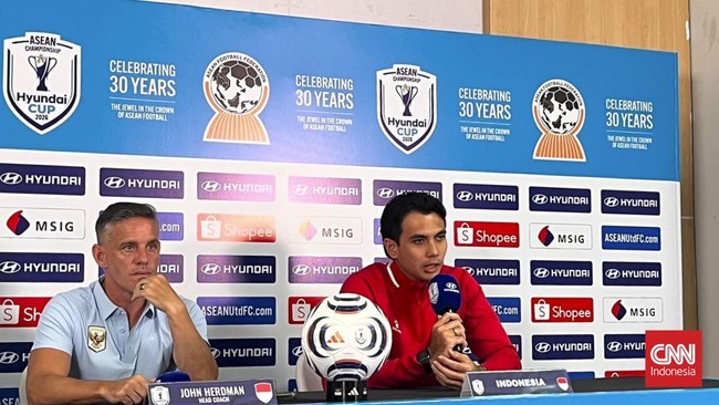 Nadeo Argawinata (kanan) ingin Timnas Indonesia juara Piala AFF 2026.
