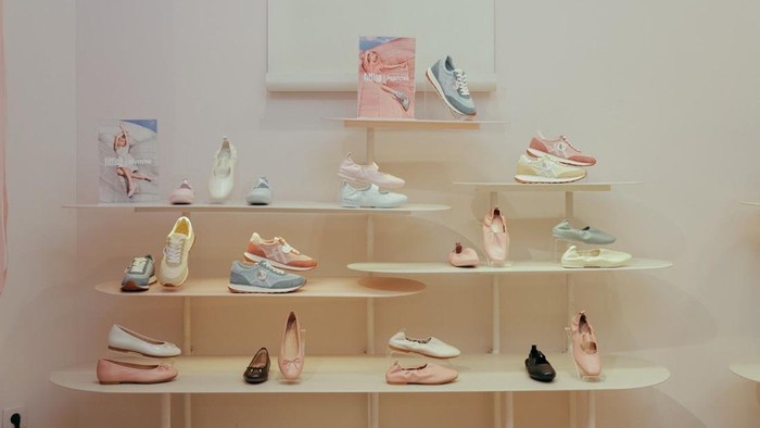 Upgrade Gaya Coquette Aesthetic Kamu: Tampil Manis Tanpa Kaki Pegal!