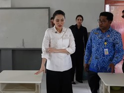 Gubernur Sherly Tegur Kepsek, Dapat BOS Rp 1 M tapi WC Rusak-Lampu Kelas Mati