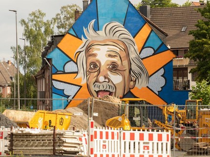 Kebiasaan Unik Albert Einstein, Pria Terjenius yang Namanya Harum hingga Sekarang