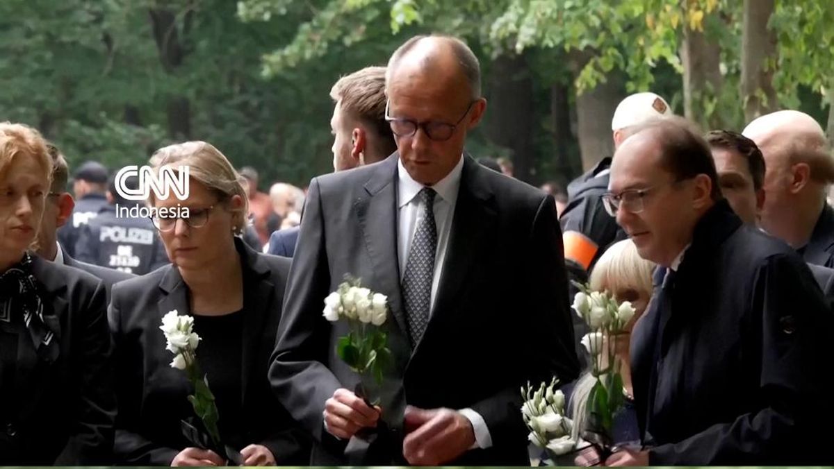 Kanselir Jerman Kunjungi Lokasi Serangan di Parade LGBT Berlin