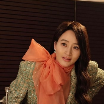 Makin Bersinar di Usia 55 Tahun, Simak Potret Kim Hye Soo yang akan Comeback di Drakor Baru
