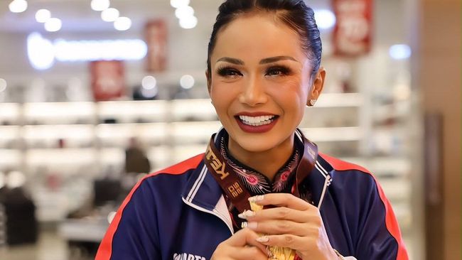 Krisdayanti Borong Dua Medali Emas di Kejuaraan Nasional Wushu, Intip Potretnya