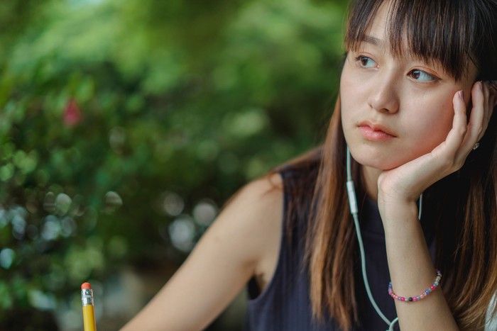 Orang dengan IQ tinggi suka menyendiri dan bengong. Momen ini jadi cara mereka mengolah pikiran dan emosi