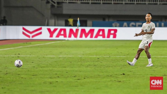 Timnas Indonesia melawan Kamboja dalam pertandingan Asean Hyundai Cup 2026 di Stadion Pakansari, Jawa Barat, Senin (27/7). CNN Indonesia/Febria Adha L