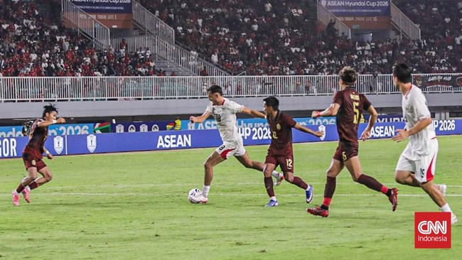 Timnas Indonesia melawan Kamboja dalam pertandingan Asean Hyundai Cup 2026 di Stadion Pakansari, Jawa Barat, Senin (27/7). CNN Indonesia/Febria Adha L