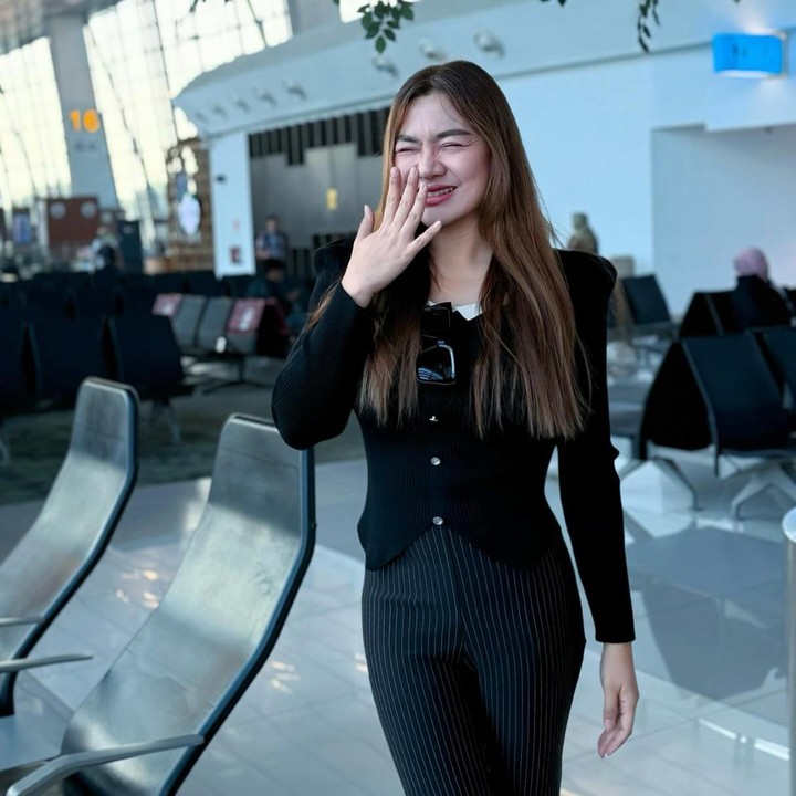 <p>Vicky Shu kembali mencuri perhatian lewat penampilan terbarunya yang terlihat semakin langsing. Perubahan tersebut merupakan hasil dari konsistensinya menjalani diet. (Foto: Instagram @vickyshu)</p>