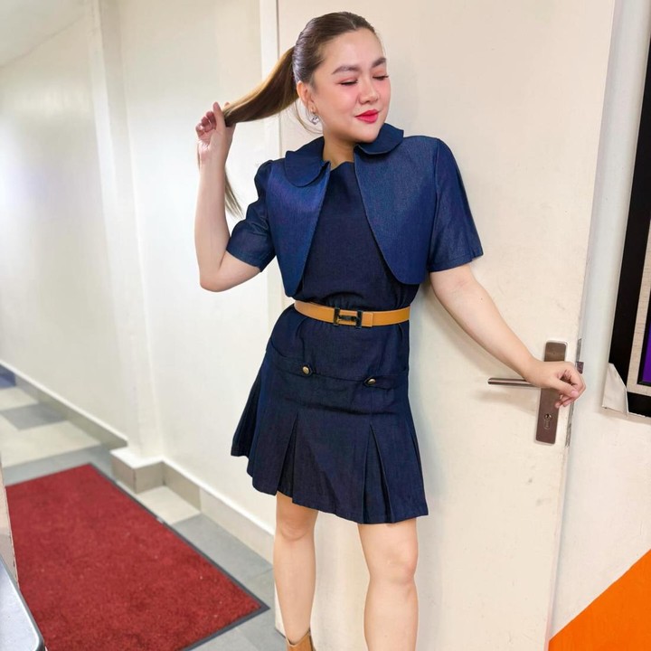 <p>Kini, sang penyanyi kembali tampil percaya diri setelah sukses turunkan berat badan. Beberapa <em>postingan</em> terbarunya di Instagram pun menuai pujian dari netizen. &ldquo;Tuh kan sudah kurus. Makin <em>fresh </em>ya bun,&rdquo; tulis akun <em>@vilusio****.</em> &ldquo;Waw badannya langsing lagi,&rdquo; tulis akun <em>@fitrianifares****.&nbsp;</em>(Foto: Instagram @vickyshu)</p>