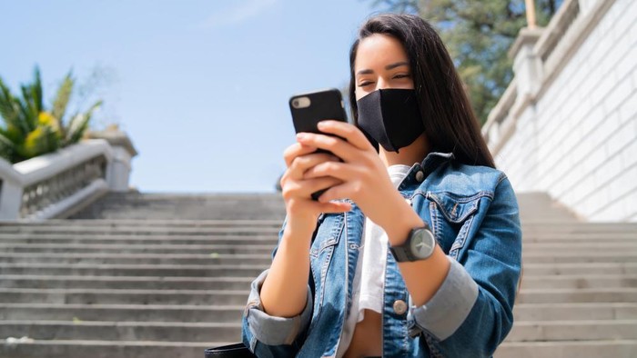 5 Ciri Kepribadian Orang yang Jarang Posting Tentang Kehidupan Pribadi di Medsos