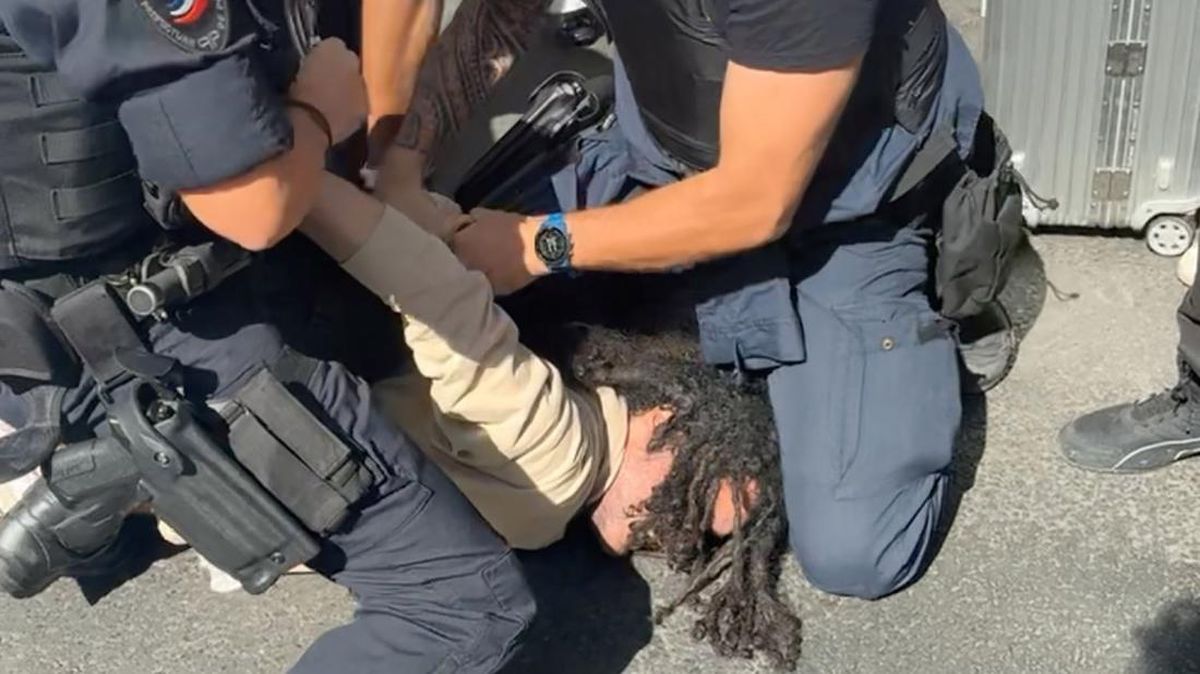 FOTO: Horor Penikaman Massal di Paris, 3 Wanita Terluka