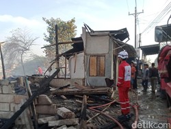 Kebakaran di Pelabuhan Kluwut Brebes, 7 Gudang-Warung Ludes