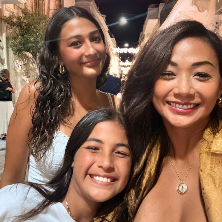 <p>Bukan hanya kebersamaannya dengan keluarga, tak sedikit netizen yang salah fokus dengan kecantikan anak perempuan pertama Indah yang bernama Ayanna Rose Werner.&nbsp;(Foto: Instagram @indahkalalo)</p>