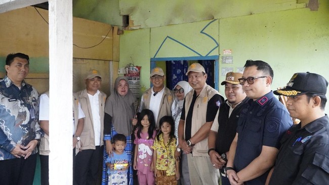 Pemerintah melalui Kementerian Hukum terus menunjukkan komitmennya dalam menjamin hak setiap individu atas kepastian status kewarganegaraan. Pada 24 Juli 2026, Direktorat Jenderal Administrasi Hukum Umum (Ditjen AHU) secara resmi menyerahkan Surat Ke