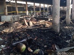 Pilu Korban Kebakaran Pasar Bayat, Dagangan Ludes-Duit Belasan Juta Hangus
