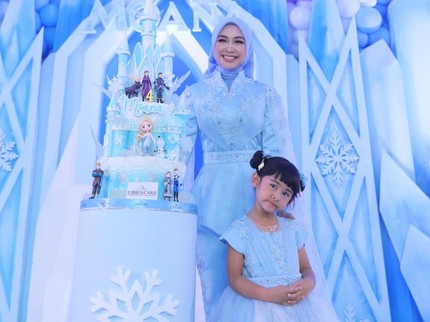 Kemewahan Ulang Tahun Moana, Ria Ricis 'Boyong' Istana Frozen