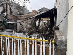 Penampakan Rumah Terbakar Tewaskan Kakak dan Adik di Pulo Gadung Jaktim