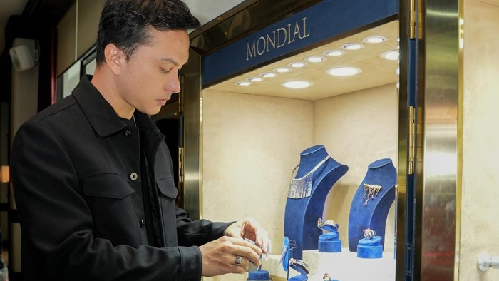 Sentuhan Estetik Nicholas Saputra di Koleksi MONDIAL Precious Fire Terbaru: Lebih dari Sekadar Perhiasan, Ini Pernyataan Seni!