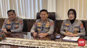 Perwira polisi AKBP F batal dilantik sebagai Kabid Dokkes Polda Sumbar karena sedang menjalani pemeriksaan kasus dugaan kekerasan seksual terhadap Polwan.