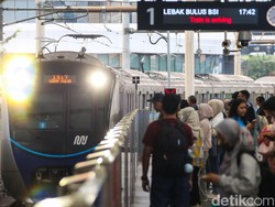 Video: Keliling Jakarta Cuma Rp8, Bisa Naik TransJ hingga MRT!