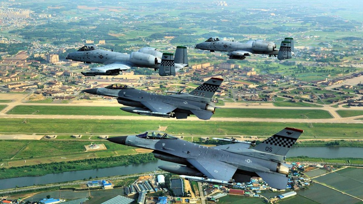 Jet Tempur F-35 dan EA-37 B NATO Mendadak 'Kepung' Wilayah Rusia