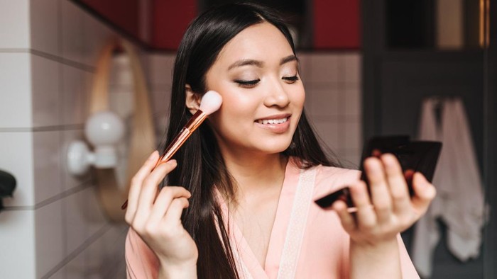 4 Gaya Makeup Simpel dan Elegan yang Identik dengan Perempuan Berkelas
