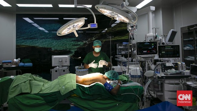 Di balik punggung yang perlahan berubah bentuk, tersimpan kisah perjuangan Refan (14) seorang remaja untuk kembali berdiri tegak melawan skoliosis yang dapat berkembang pesat saat tubuh memasuki fase pertumbuhan. Skoliosis merupakan kondisi tulang be