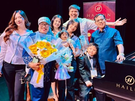 Bikin Bangga! Momen Gala Sky Anak Mendiang Vanessa Angel Tampil Bermain Piano di Atas Panggung