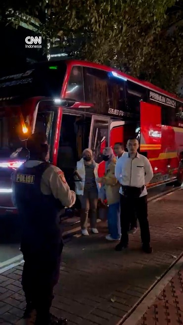 Istri Bupati Pemalang Hadir di KPK Bersama Pihak yang Terjaring OTT