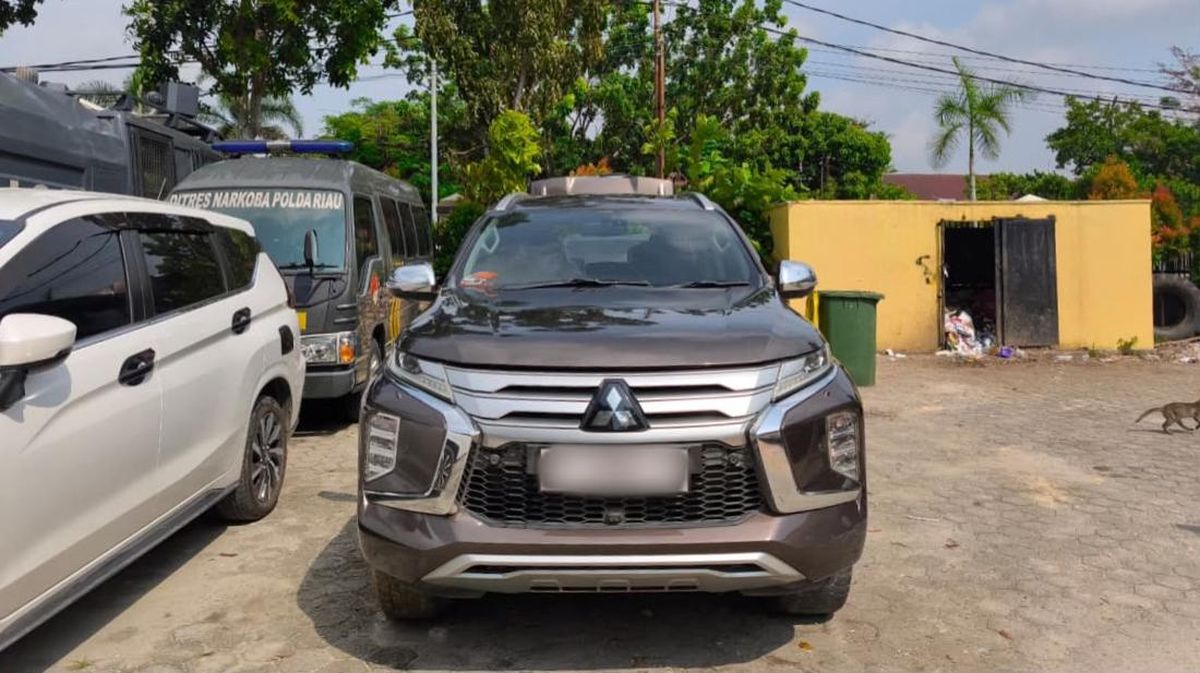 KPK Sita Mobil Pajero Sport dari Istri Bupati Kuansing