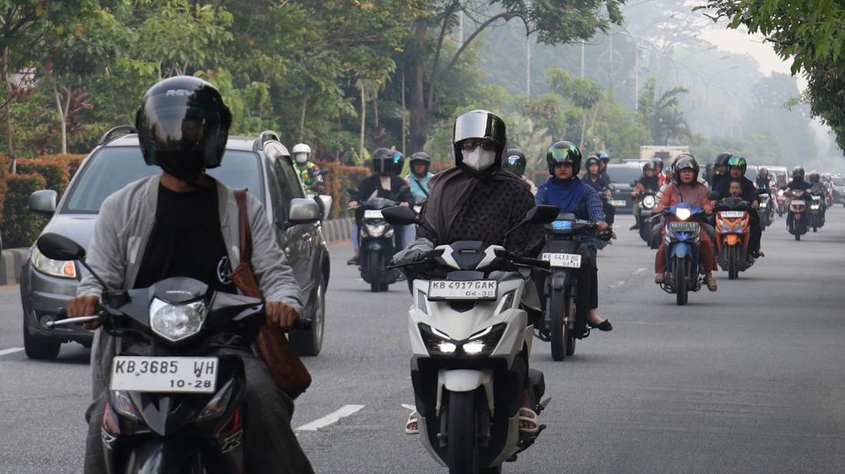 Orang Tua di Pontianak Minta Sekolah Libur Imbas Asap Pekat Karhutla