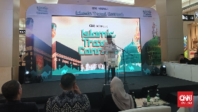 Menteri Haji dan Umrah Mochamad Irfan Yusuf saat membuka CNN Indonesia Islamic Travel Connect di Jakarta, Rabu (29/7).