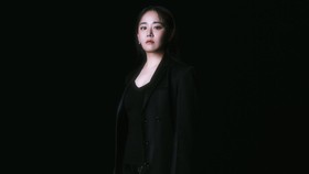 Moon Geun-young untuk glam photo Hellbound (2024).