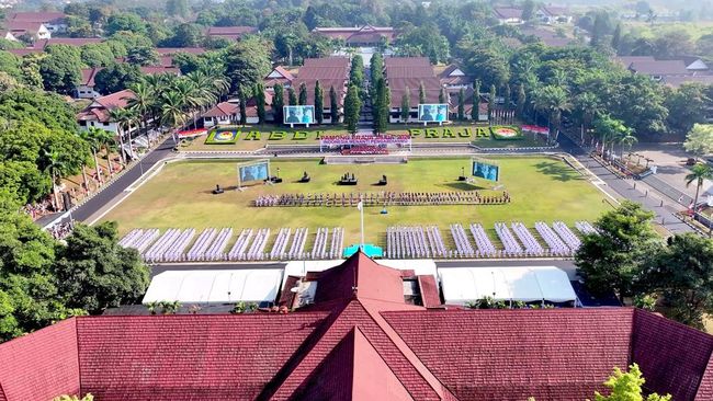 Pelantikan Pamong Praja Muda Angkatan ke-33 Tahun 2026 di IPDN, Jatinangor, Jawa Barat, Rabu (29/7/2026).