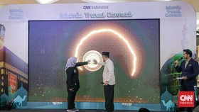 Sejumlah pengunjung menghadiri CNN Indonesia Islamic Travel Connect 2026 di Mosaic Walk, Mall Kota Kasablanka, Tebet, Jakarta, Rabu (29/7). (CNN Indonesia/Febria Adha L)