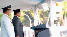 Presiden Prabowo Subianto dan Mendagri Tito Karnavian pada Upacara Pelantikan Pamong Praja Muda IPDN Angkatan XXXIII Tahun 2026 di Lapangan Parade Kampus IPDN Jatinangor, Kabupaten Sumedang, Jawa Barat, Rabu (29/7/2026).