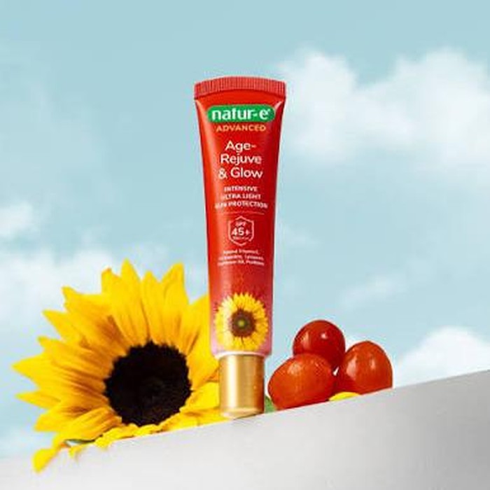 Rekomendasi sunscreen anti-aging untuk tampil awet muda di usia 40-an