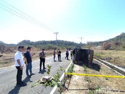 Bentrokan 2 Kampung di NTT gegara Rebutan Lahan, Mobil hingga Motor Dibakar