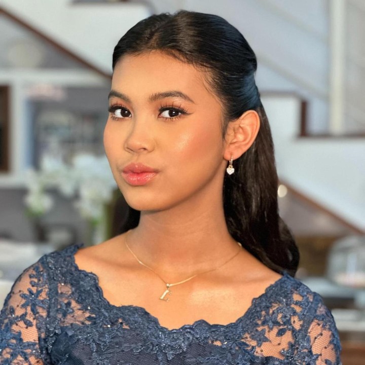 <p>Kebahagiaan tengah menyelimuti komedian Abdel Achrian sebagai seorang ayah. Ia tak bisa menyembunyikan perasaan bangganya terhadap sang putri, Latisha Amira Gumala Achrian, yang kini kuliah di Institut Teknologi Bandung (ITB). (Foto: Instagram @riaachrian)</p>