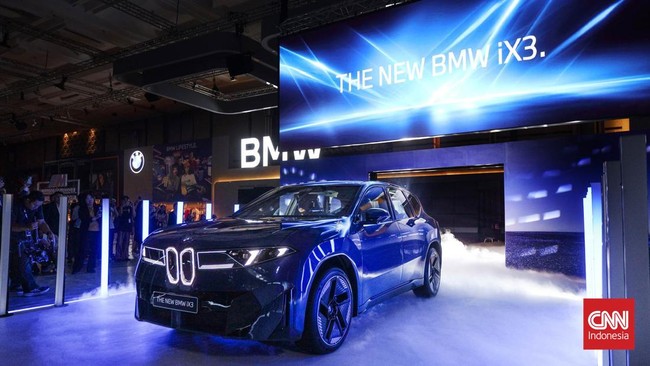 BMW iX3 terbaru melantai di GIIAS 2026.