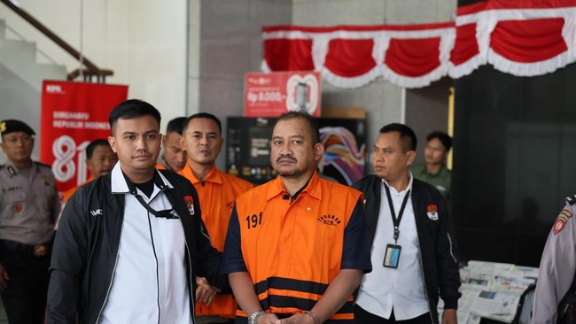 Bupati Pemalang Anom Widiyantoro ditahan KPK