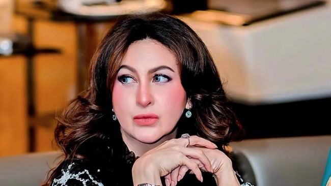 Aktris senior Diana Pungky melaporkan mantan asistennya, Yulia, atas dugaan penggelapan dan pencucian uang dengan kerugian mencapai Rp25,2 miliar.