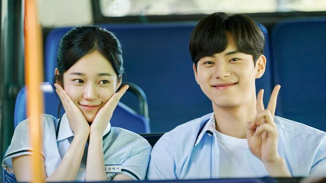 Lee Chae-min dan Roh Yoon-seo dalam drama Korea Crash Course in Romance (2023).