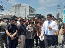 Warga Perbaiki Jalan Rusak di Helvetia, Bobby: Kami Apresiasi, Mohon Maaf