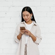 Cara Mengenali Kepribadian Seseorang dari 7 Tipe Case Ponselnya