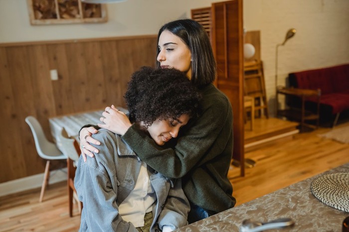kekuatan diri saat dewasa pada anak yang kurang dekat dengan orang tuanya adalah mereka menjadi sosok yang penuh kasih sayang.