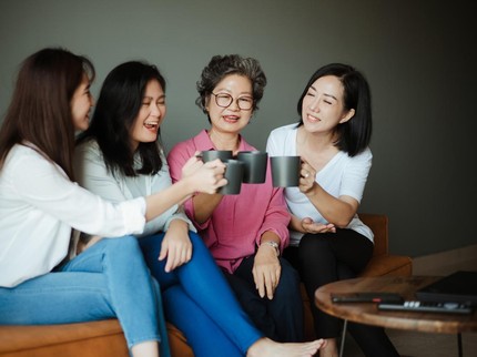 7 Kebiasaan Langka yang Membuat Seseorang Makin Menarik Seiring Bertambahnya Usia