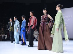 Indonesia Fashion Week 2026 Resmi Dibuka, Kain Ulos Jadi Sorotan Utama